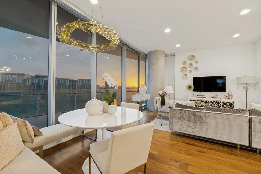 3130 Harwood Street #702 Dallas, TX 75201