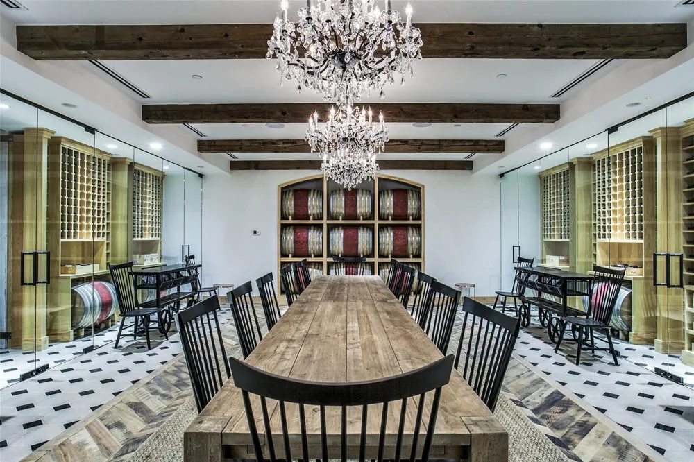 3130 Harwood Street #702 Dallas, TX 75201