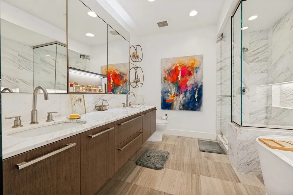 3130 Harwood Street #702 Dallas, TX 75201