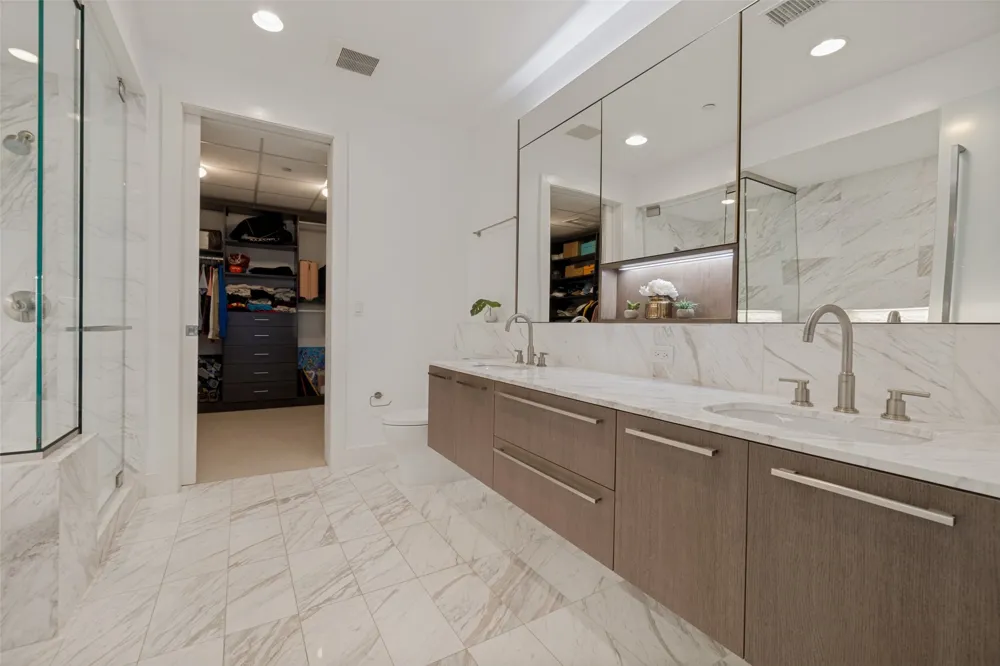 3130 Harwood Street #702 Dallas, TX 75201