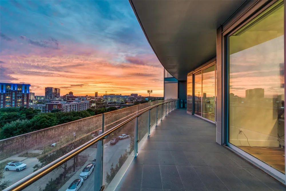 3130 Harwood Street #702 Dallas, TX 75201