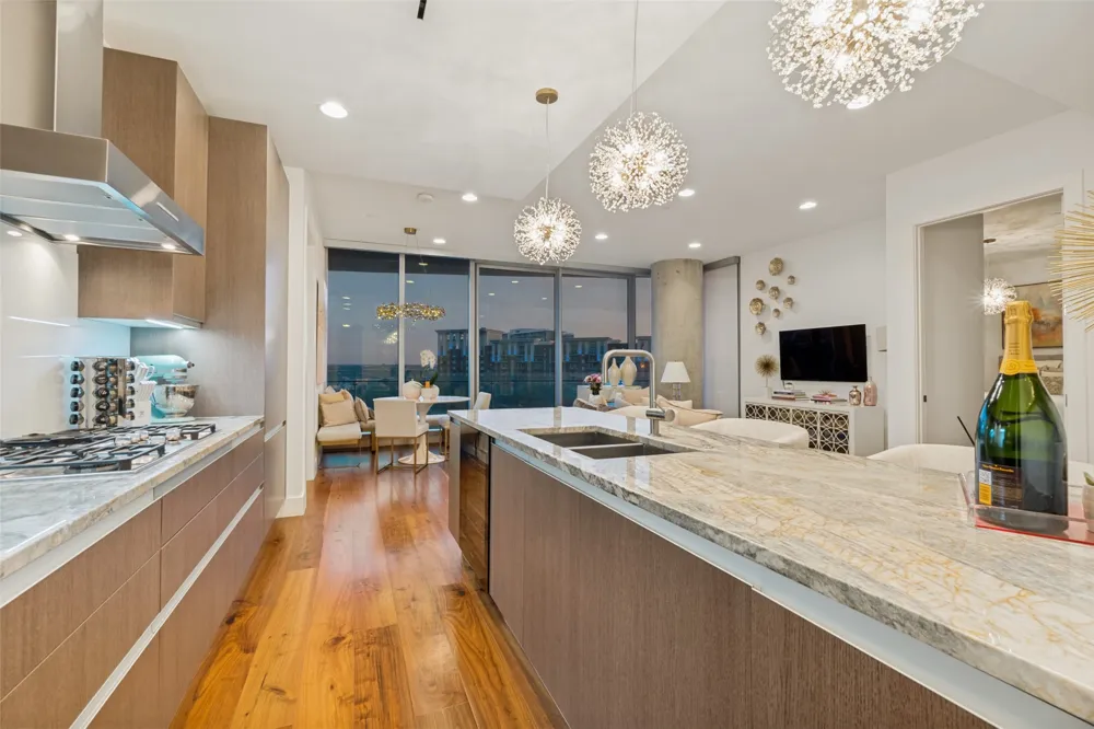 3130 Harwood Street #702 Dallas, TX 75201