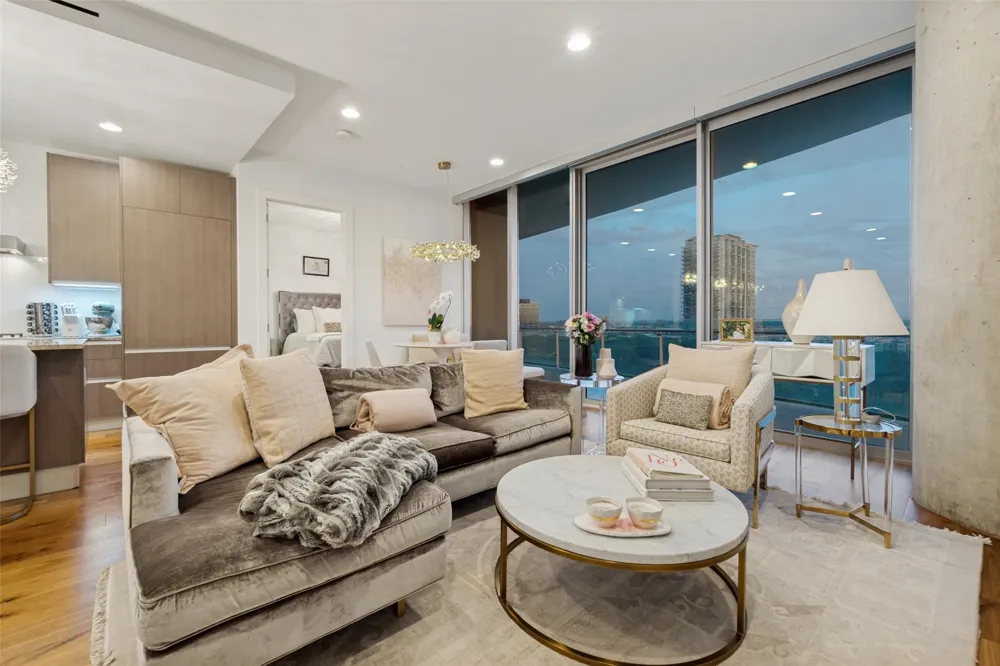 3130 Harwood Street #702 Dallas, TX 75201