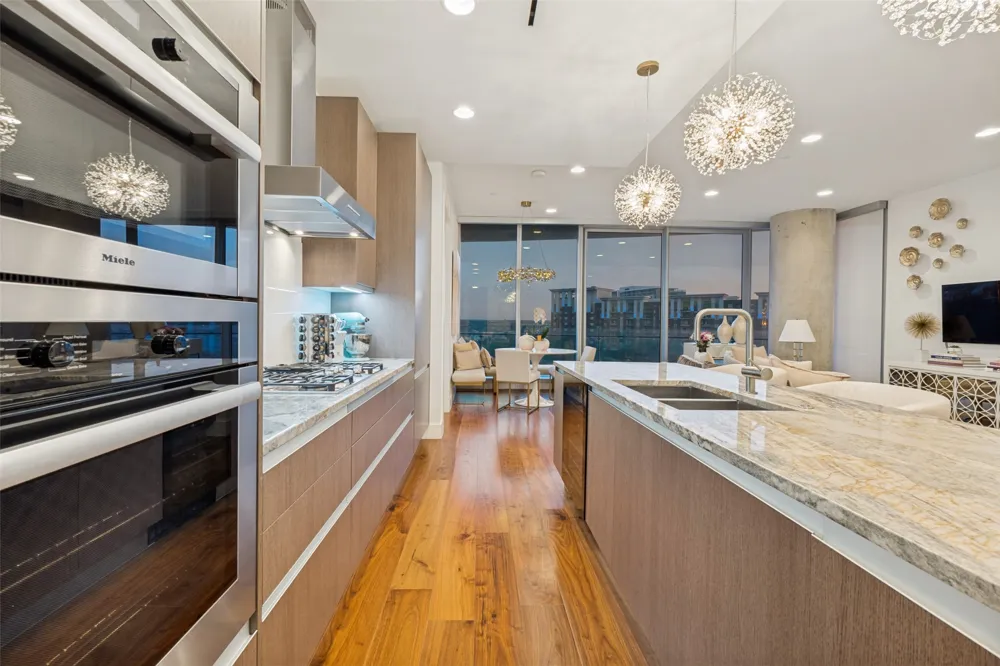 3130 Harwood Street #702 Dallas, TX 75201