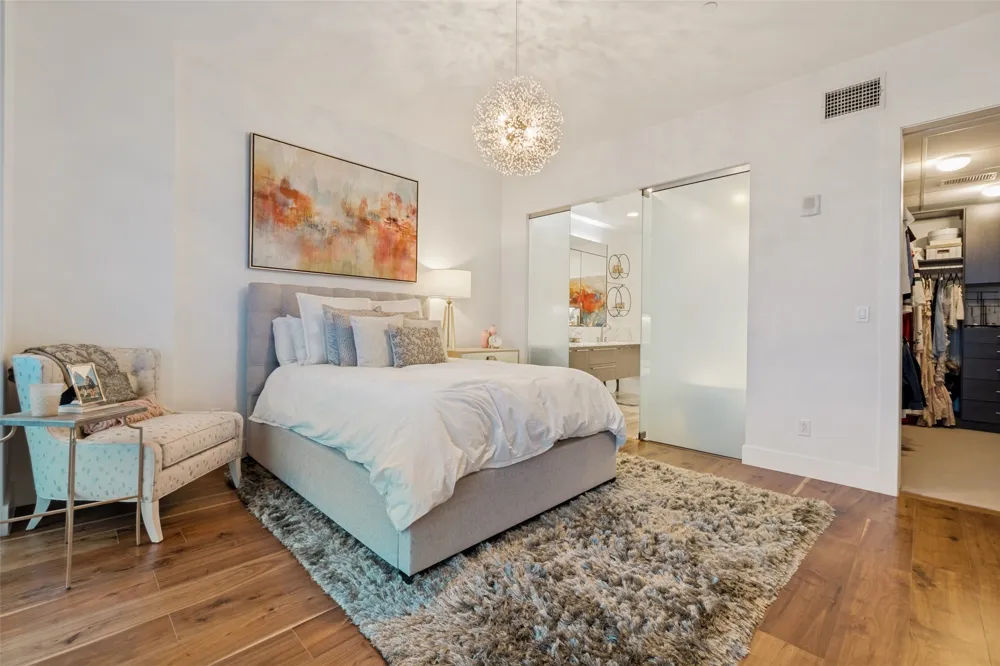 3130 Harwood Street #702 Dallas, TX 75201