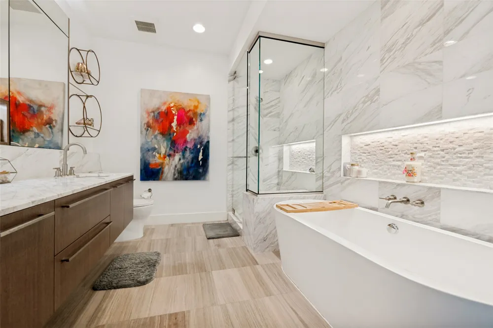 3130 Harwood Street #702 Dallas, TX 75201
