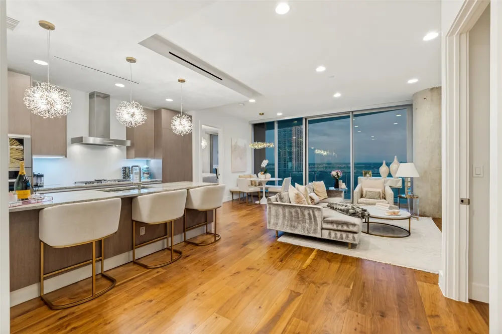 3130 Harwood Street #702 Dallas, TX 75201