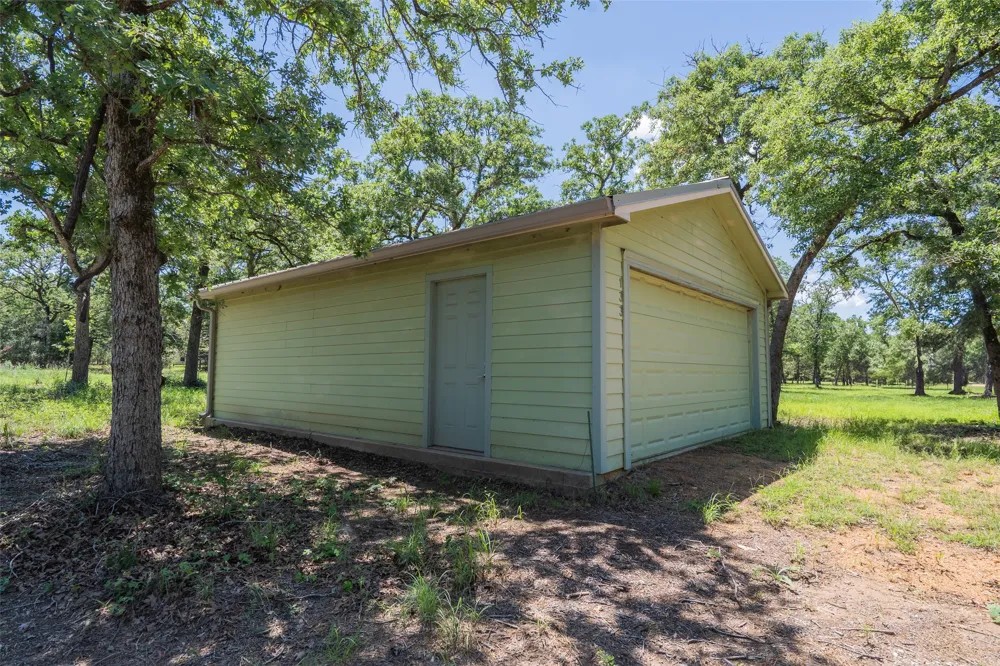 133 Roundup Ridge Smithville, TX 78957