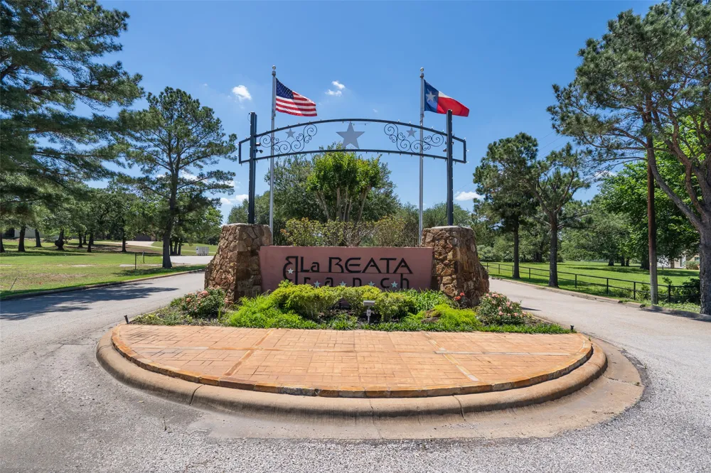 133 Roundup Ridge Smithville, TX 78957