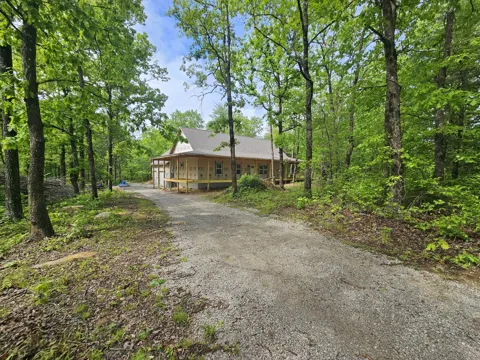 488 Hunters Trail Way