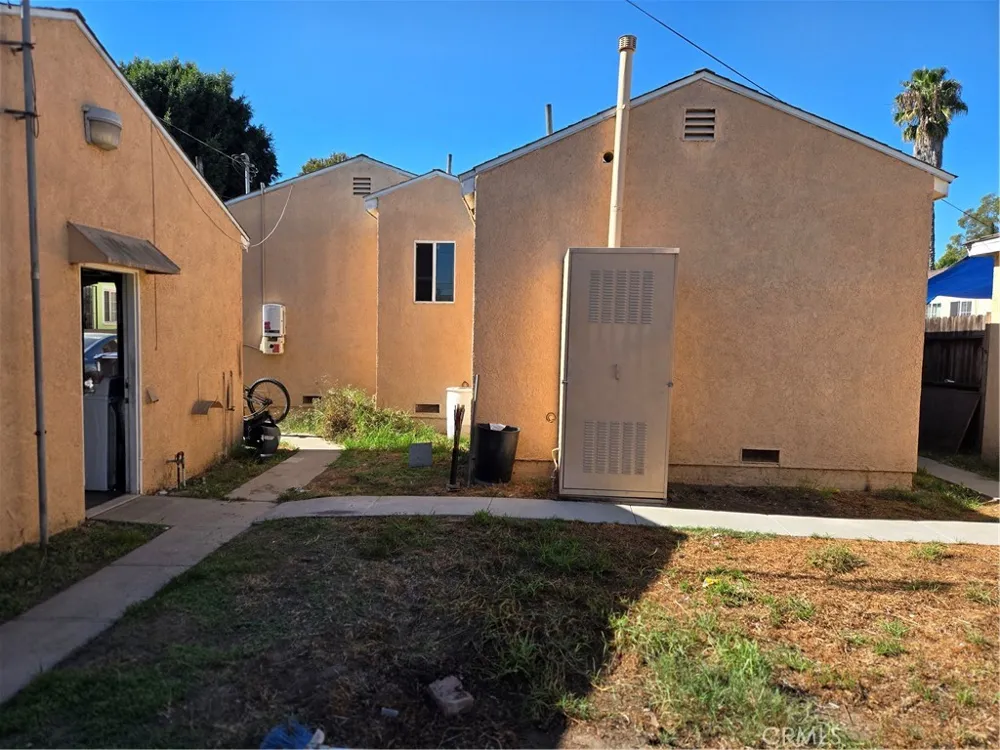 11098 Hulme Lynwood, CA 90262