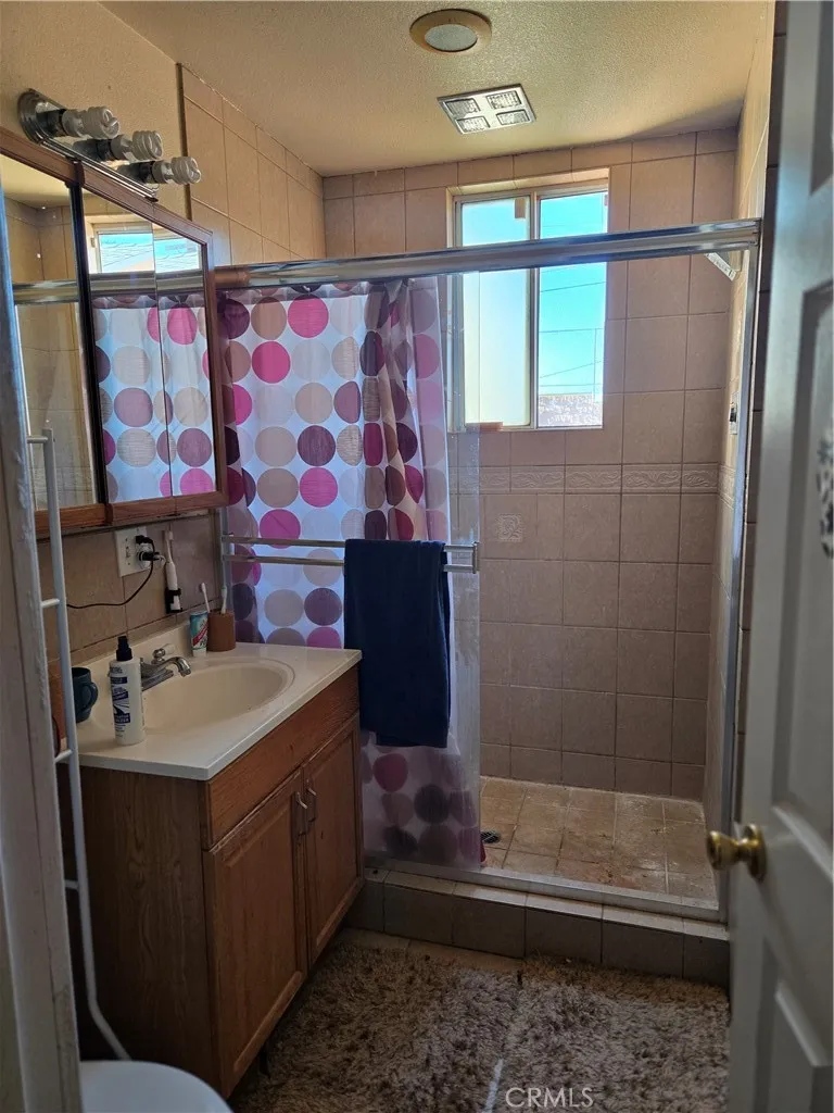 11098 Hulme Lynwood, CA 90262