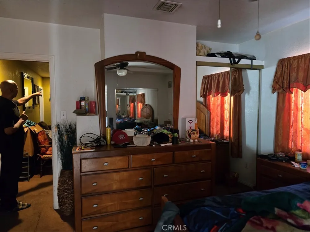 11098 Hulme Lynwood, CA 90262