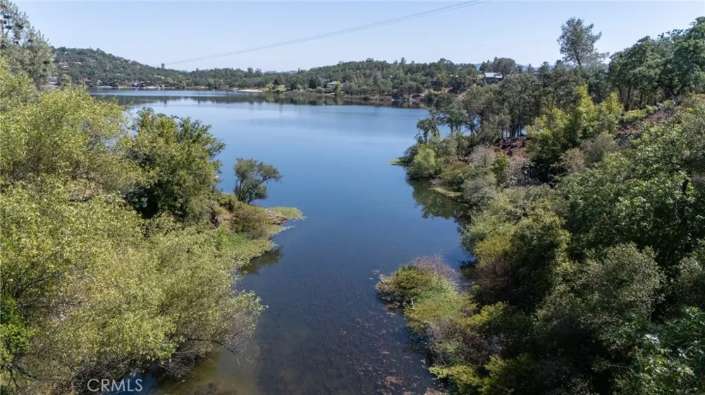 16985 Knollview Hidden Valley Lake, CA 95467