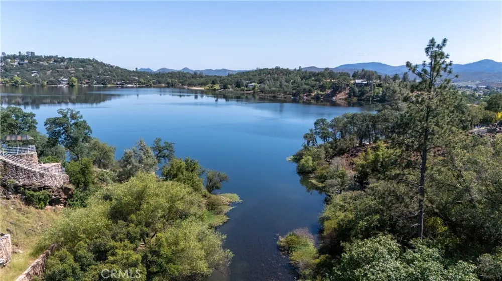 16985 Knollview Hidden Valley Lake, CA 95467