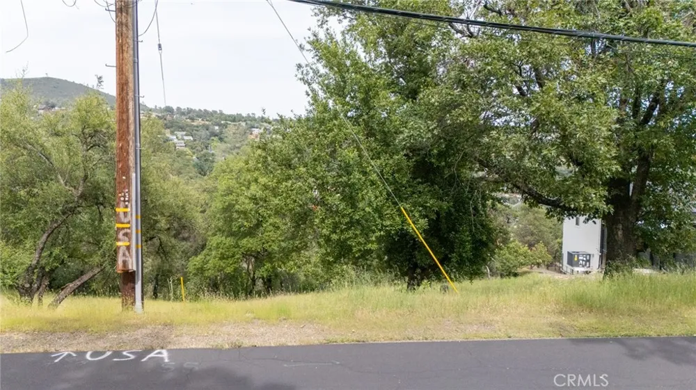 16985 Knollview Hidden Valley Lake, CA 95467