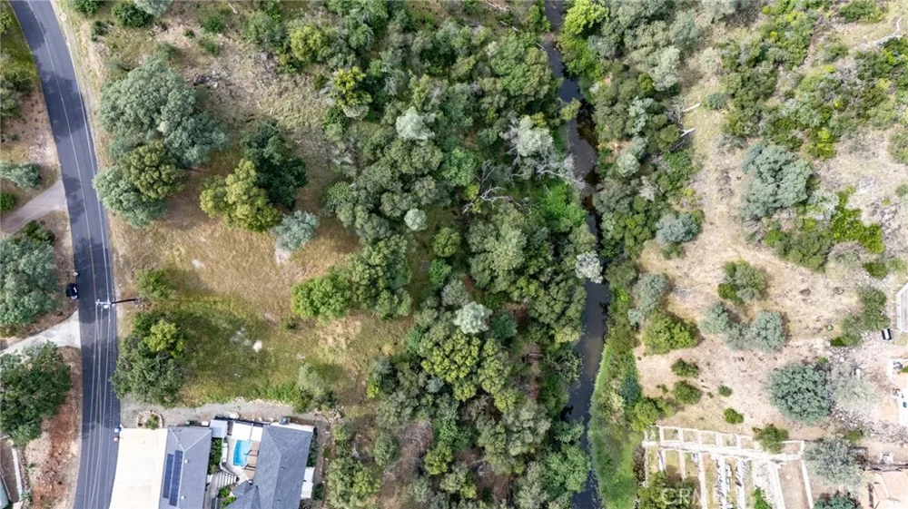 16985 Knollview Hidden Valley Lake, CA 95467