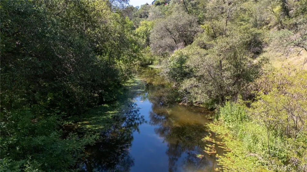 16985 Knollview Hidden Valley Lake, CA 95467