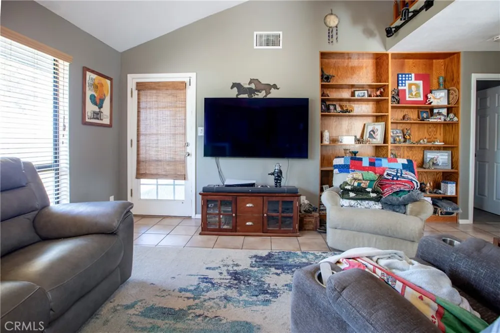 34141 Bronco Squaw Valley, CA 93675