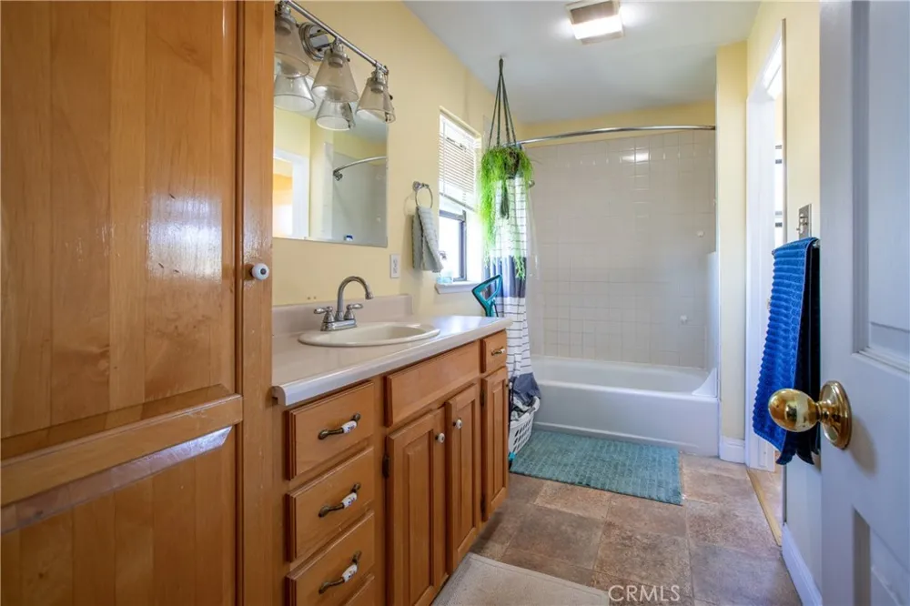 34141 Bronco Squaw Valley, CA 93675