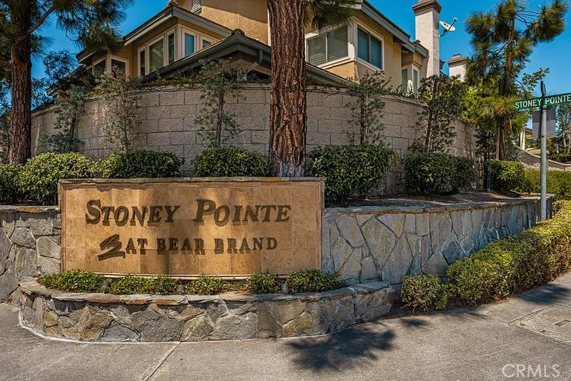 100 Stoney Pointe Laguna Niguel, CA 92677