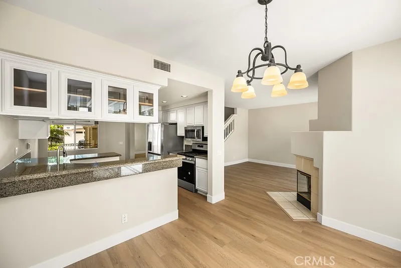 100 Stoney Pointe Laguna Niguel, CA 92677
