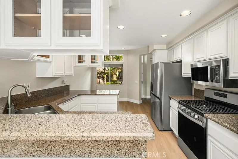 100 Stoney Pointe Laguna Niguel, CA 92677
