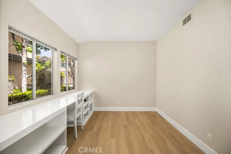 100 Stoney Pointe Laguna Niguel, CA 92677