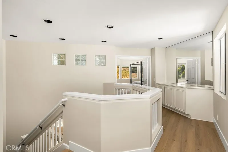 100 Stoney Pointe Laguna Niguel, CA 92677