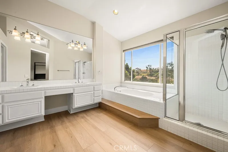 100 Stoney Pointe Laguna Niguel, CA 92677