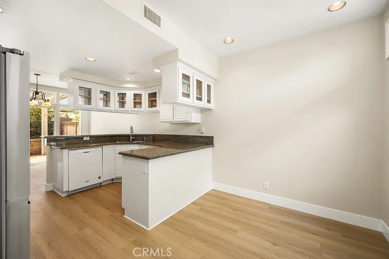 100 Stoney Pointe Laguna Niguel, CA 92677