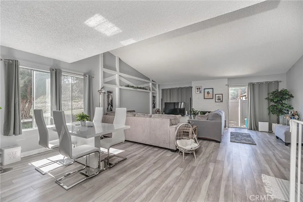 26212 Rainbow Glen Newhall, CA 91321