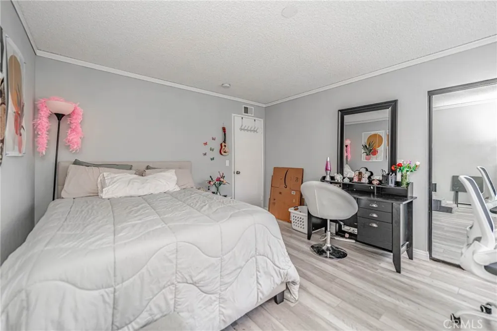 26212 Rainbow Glen Newhall, CA 91321