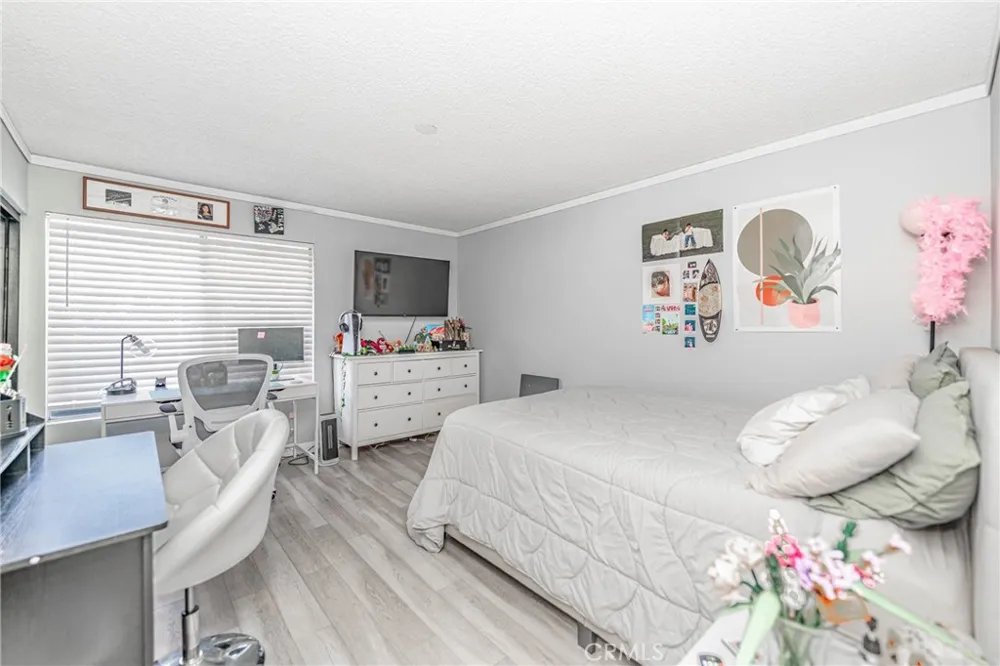 26212 Rainbow Glen Newhall, CA 91321