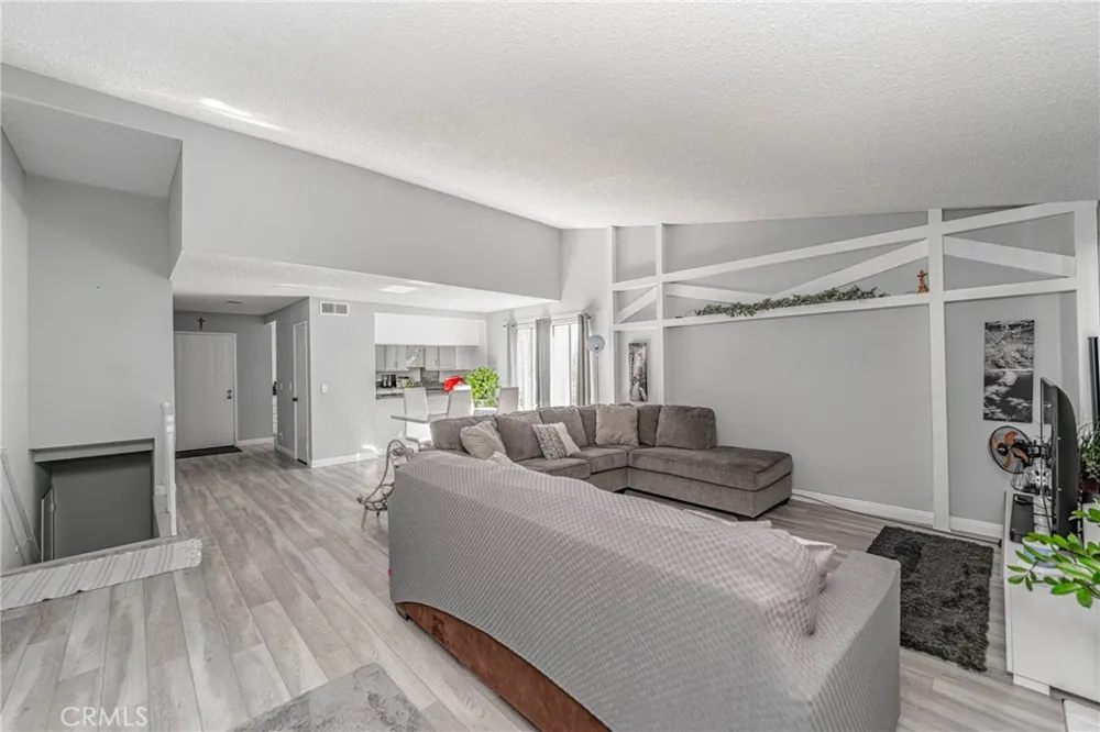 26212 Rainbow Glen Newhall, CA 91321