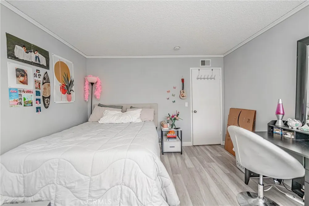 26212 Rainbow Glen Newhall, CA 91321