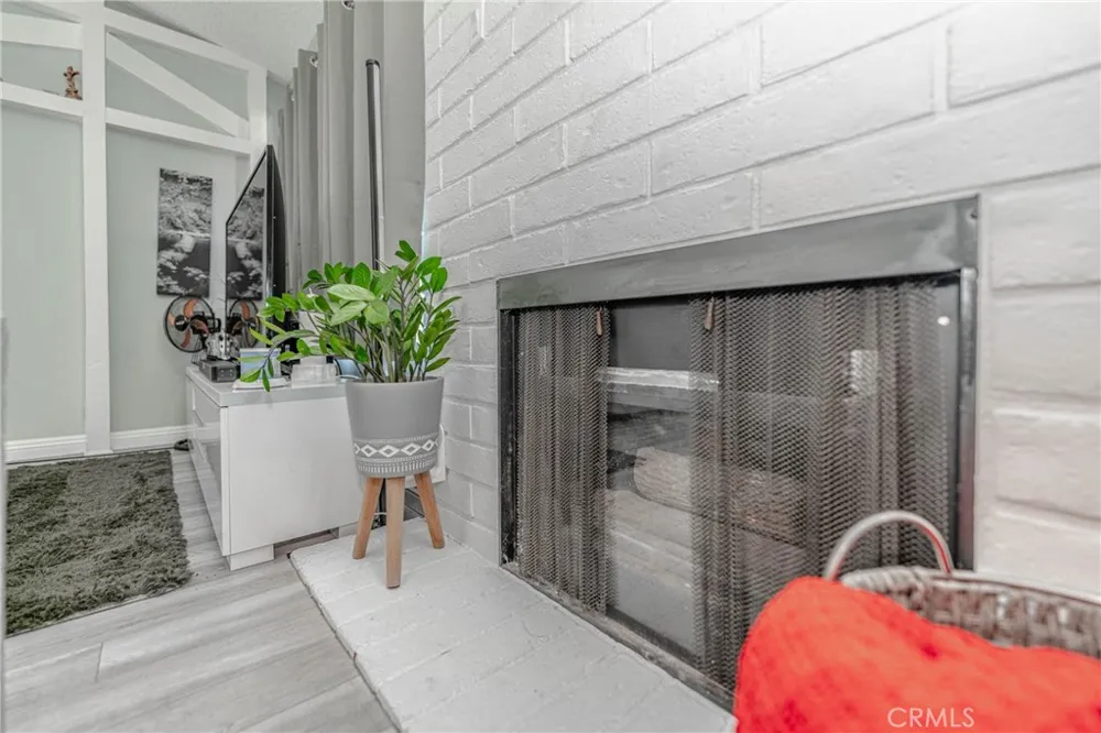 26212 Rainbow Glen Newhall, CA 91321