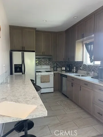 3729 W 115th