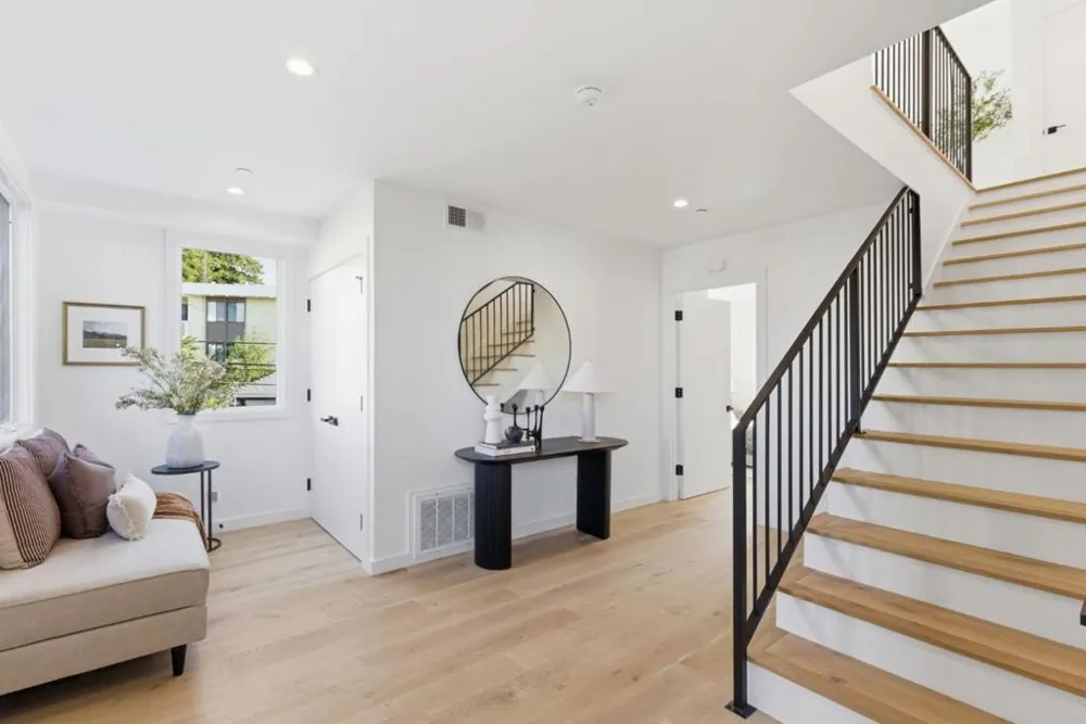 1433 Floribunda Avenue #8 Burlingame, CA 94010