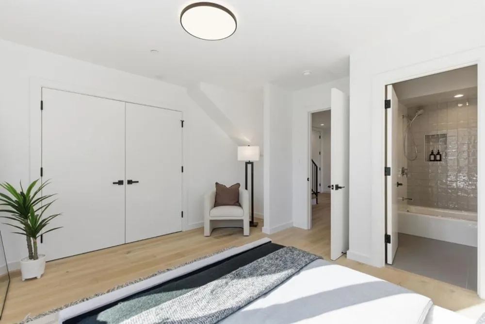 1433 Floribunda Avenue #8 Burlingame, CA 94010