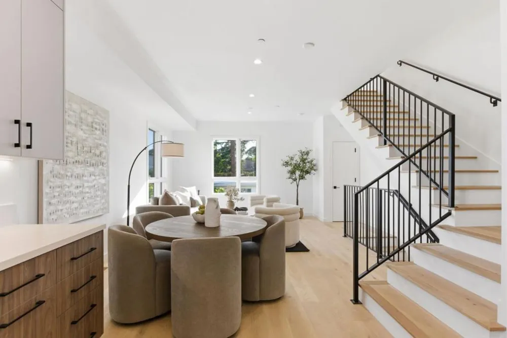 1433 Floribunda Avenue #8 Burlingame, CA 94010