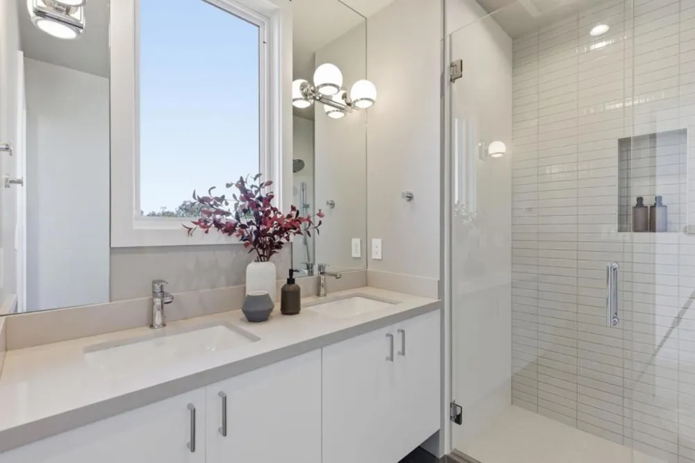 1433 Floribunda Avenue #8 Burlingame, CA 94010