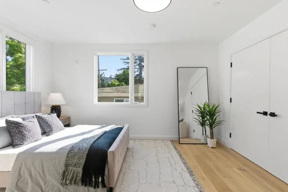 1433 Floribunda Avenue #8 Burlingame, CA 94010