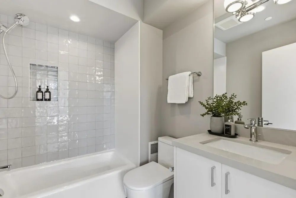 1433 Floribunda Avenue #8 Burlingame, CA 94010