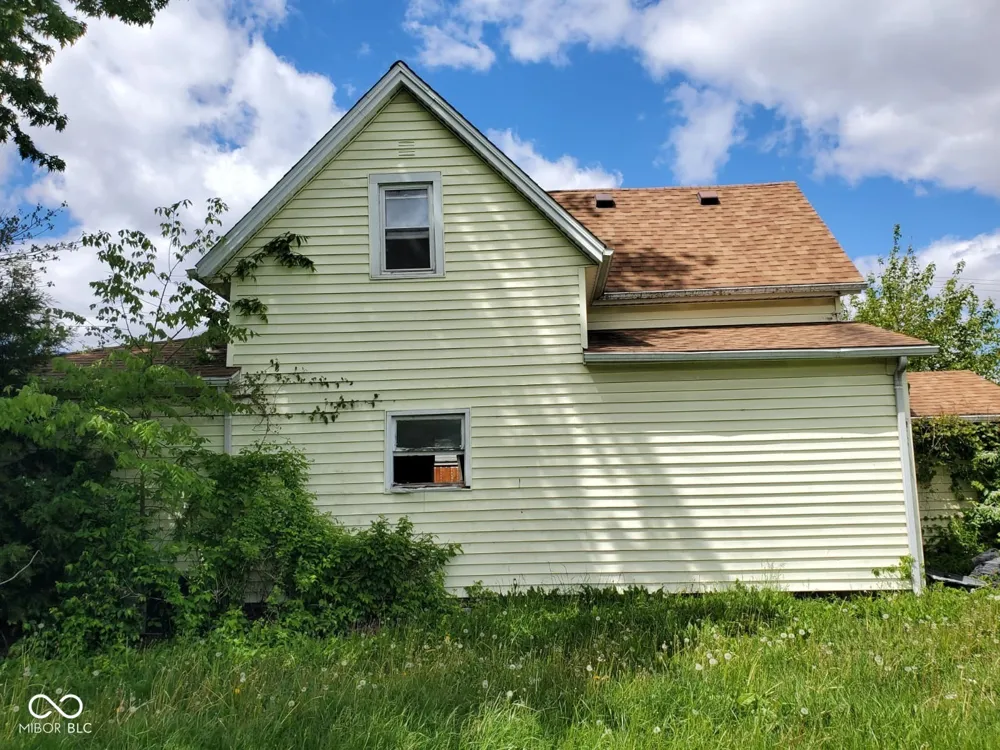 2217 S F STREET Elwood, IN 46036