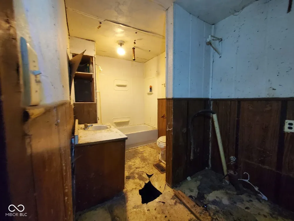 2217 S F STREET Elwood, IN 46036