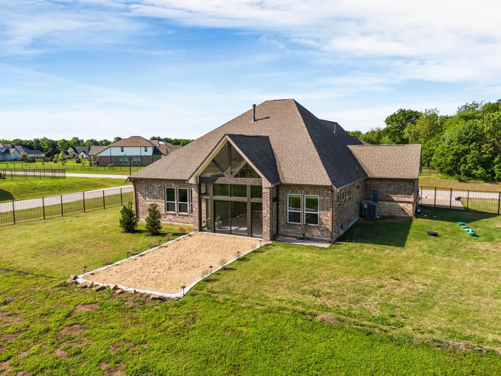 930 Peppy San Trail Lucas, TX 75002