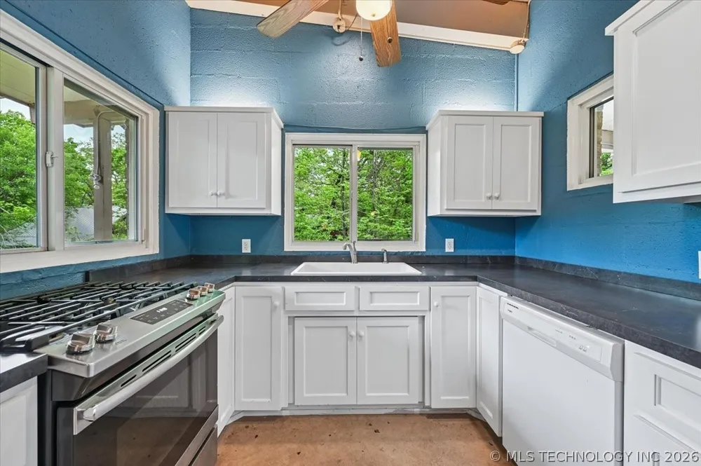 494 Cedar Boulevard Locust Grove, OK 74352