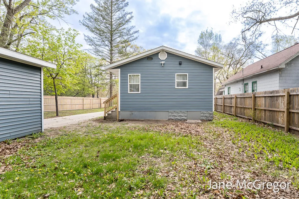 3124 5th Street Muskegon, MI 49444
