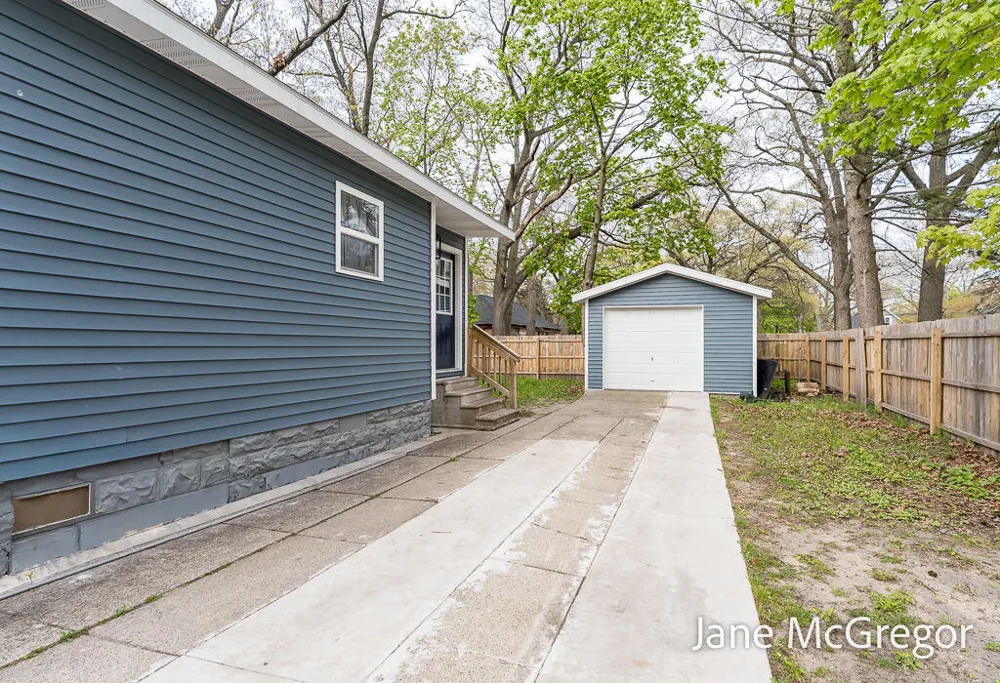 3124 5th Street Muskegon, MI 49444